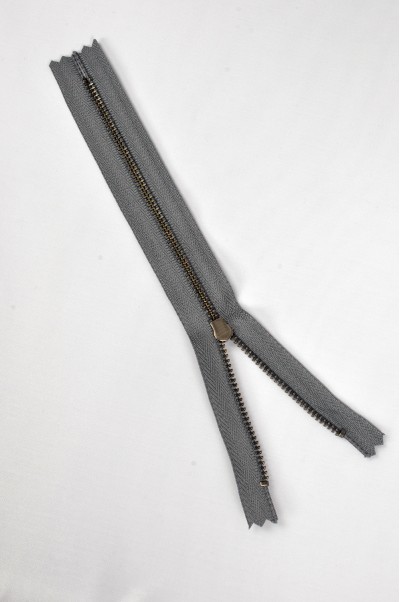 ZIP057 1號拉鏈 成衣單頭拉鏈款式  紅古銅牙拉鏈款式   密尾拉鏈 不設單獨拉鍊訂購 細節-3